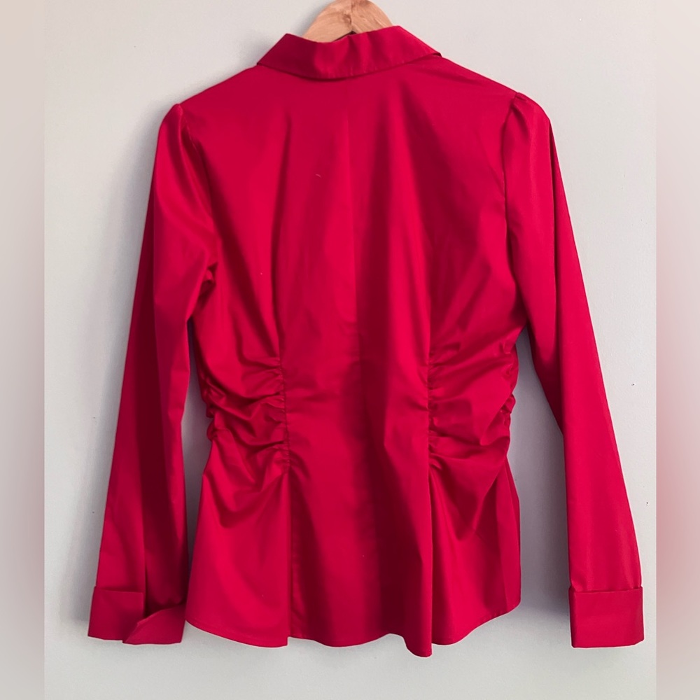 NEW YORK & CO. Red Ruched Long Sleeve Button Down Size M - Picture 6 of 10